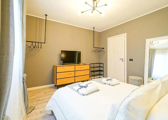 La Corte Di Elia Superior *